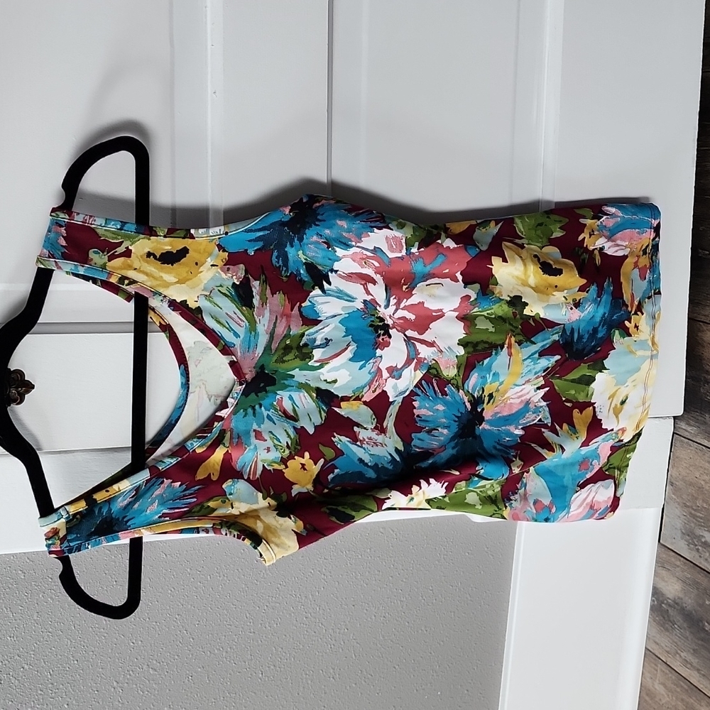Floral tank